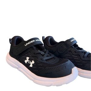 Under Armour Kids Black and White Sneakers